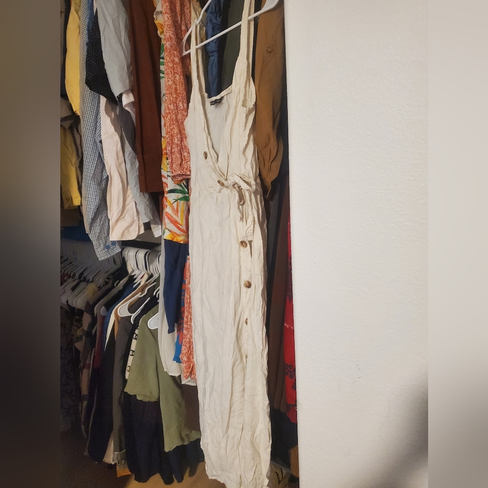 Elegant Cream Button-Down Linen Dress - Picture 2 of 3